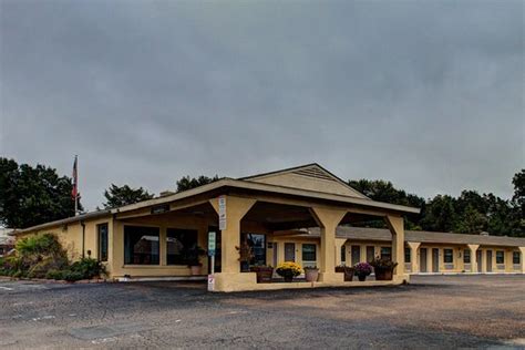 Motels in Corsicana from $65/night .